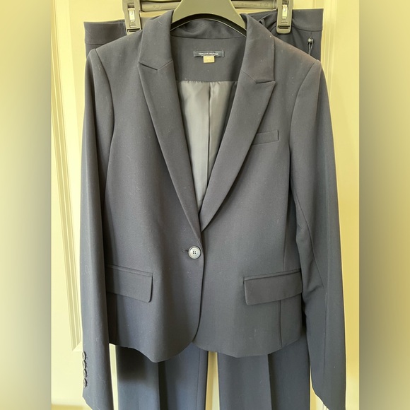 Tommy Hilfiger Navy 2 Piece Suit NWT Bootleg Pant - Picture 5 of 7
